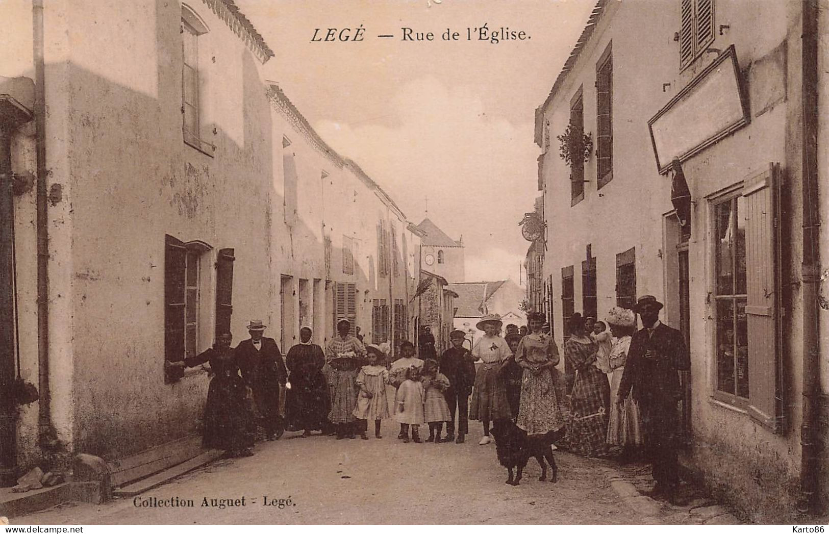 Legé * La Rue De L'église * Débit De Tabac Tabacs * Villageois - Legé