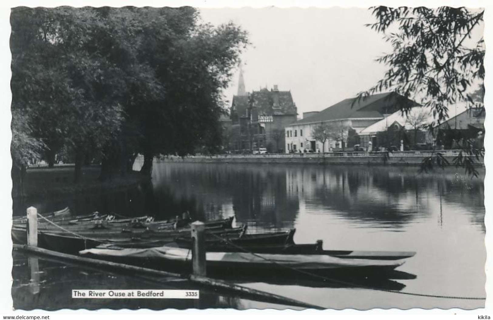 CPSM Dentelée 9 X 14  Grande Bretagne Angleterre (80) BEDFORD  The River Ouse  La Rivière Canoê - Bedford