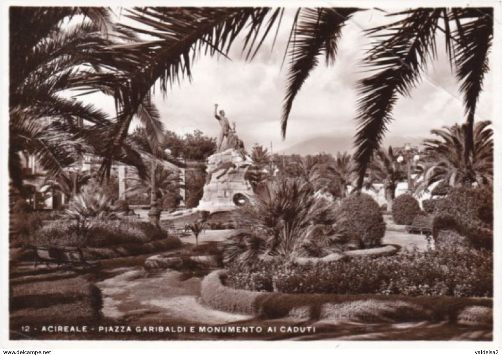 ACIREALE - CATANIA - GIARDINI DI PIAZZA GARIBALDI E MONUMENTO AI CADUTI - PIEGA - 1936 - Acireale