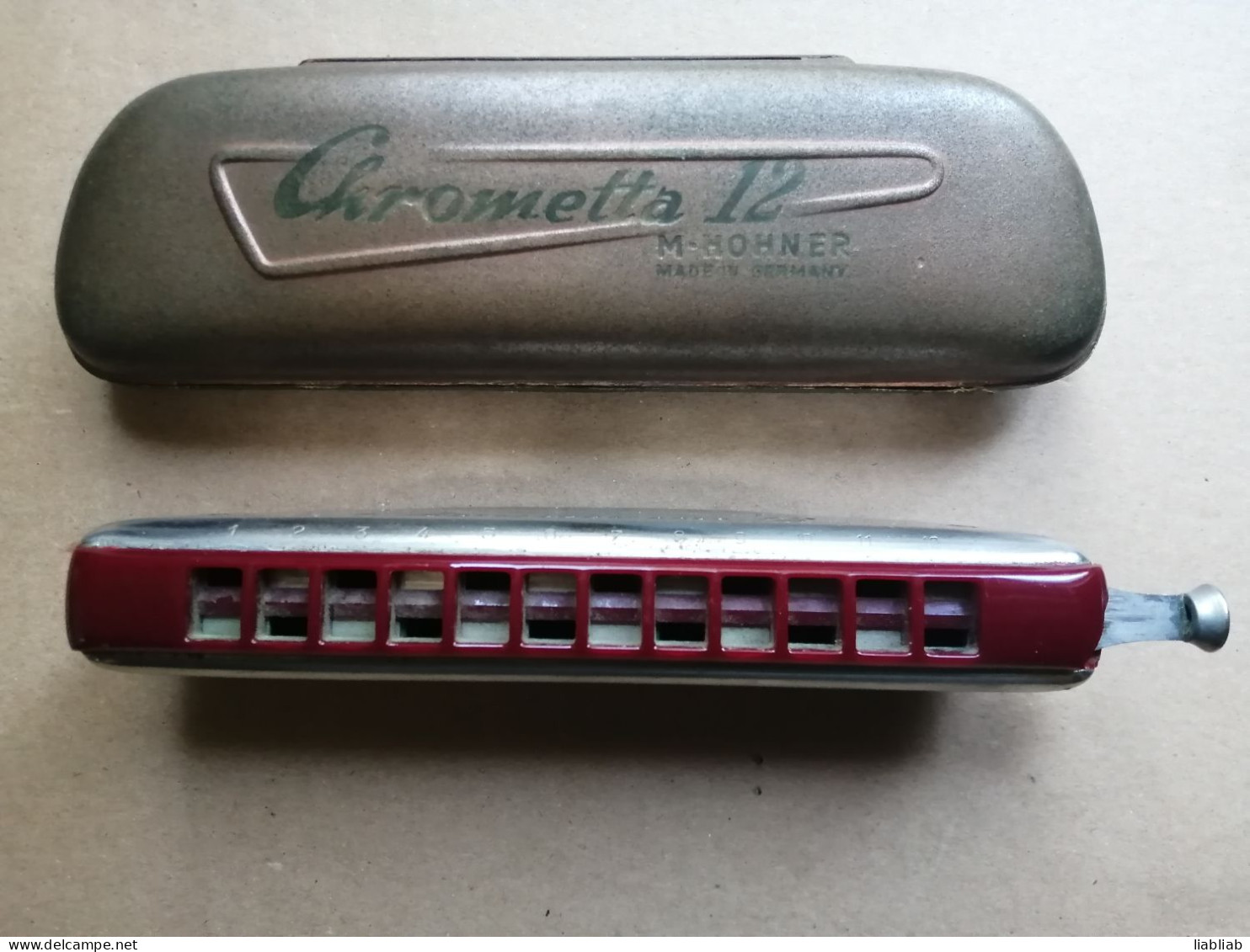 UN HARMONICA  CHROMETTA 12 - HOHNER- EN BOITE D ORIGINE