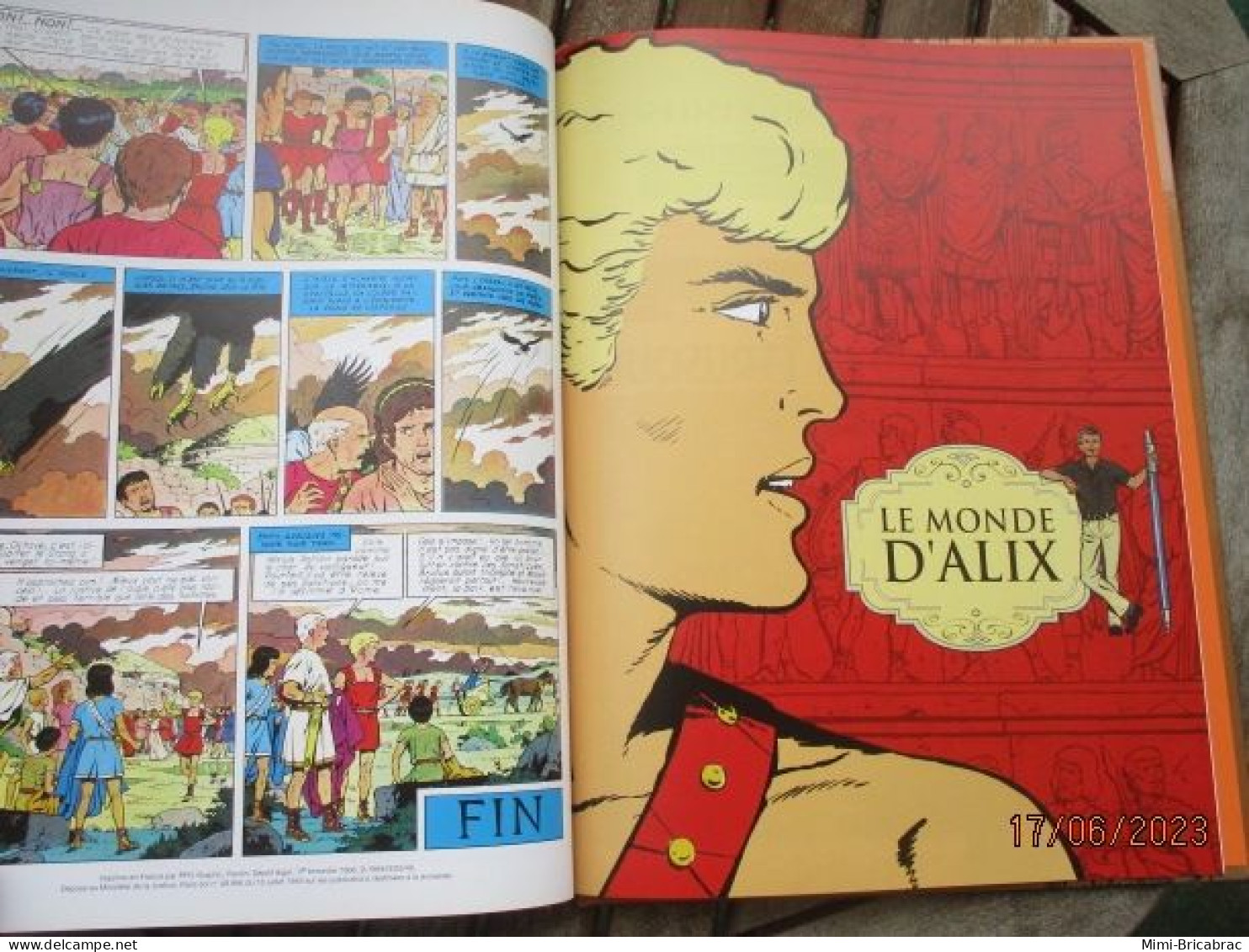 SF0714 / BD ALIX / LE TOMBEAU ETRUSQUE en excellent état , édition de 2012 , valait 7,99€, avec suppl LE MONDE D'ALIX