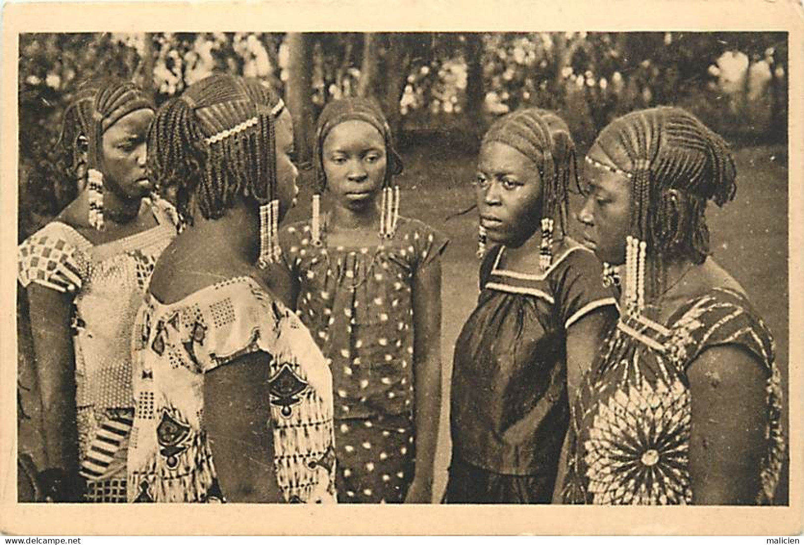 - Pays Div. -ref-DD213- Afrique  Equatoriale - Ouangui Chari - Femmes Du Sultan Rafaï - Ethnologie - - Non Classés