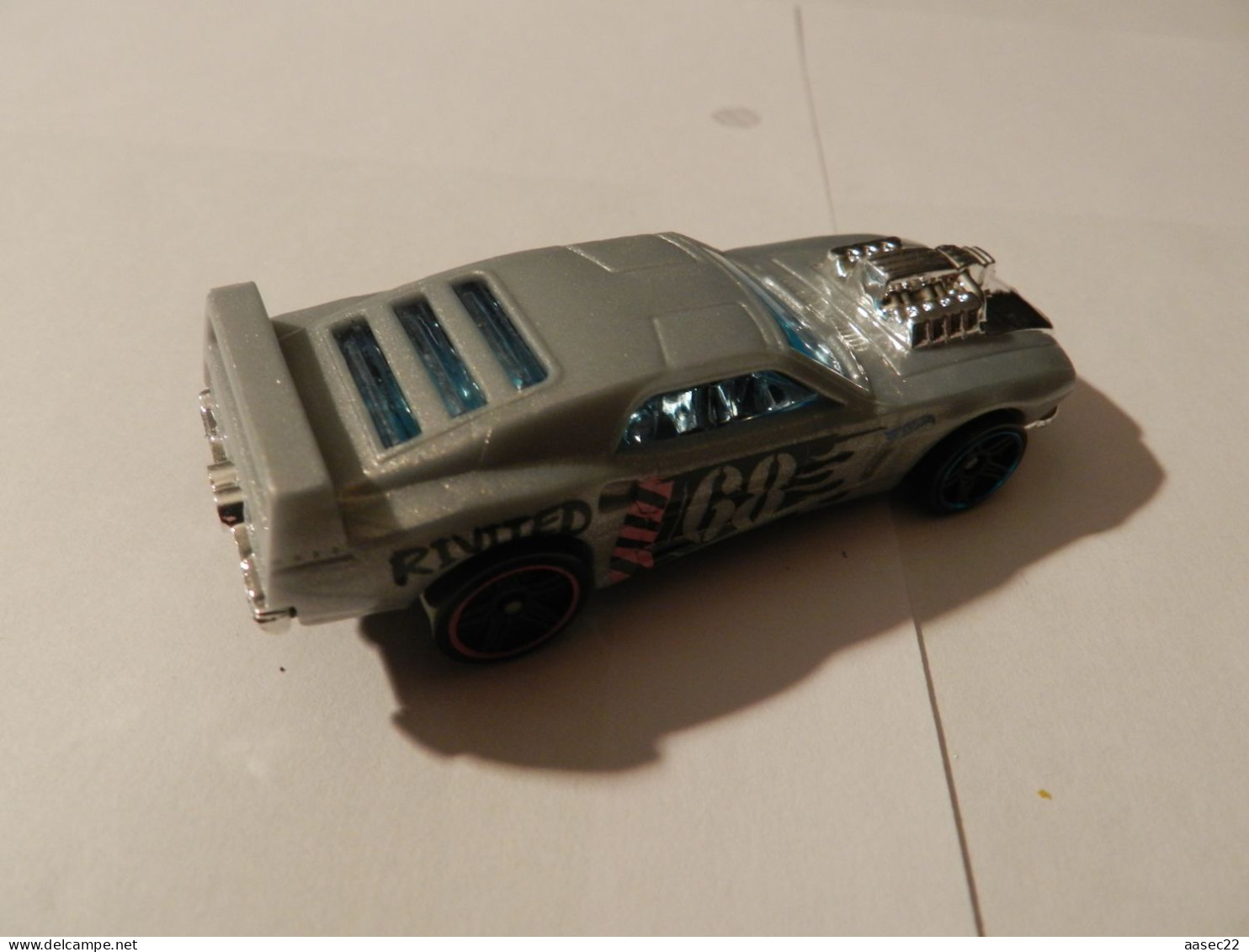 Hotwheels  Rivited  2004    ***  A017  *** - HotWheels