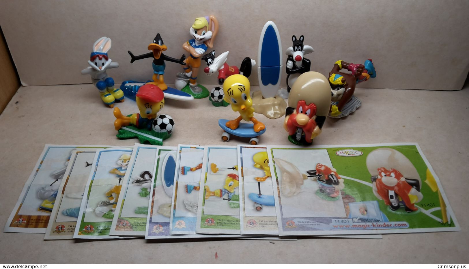 2007 Ferrero - Kinder Surprise -  TT392 - TT401 - Joy - Looney Tunes Active - Complete Set + 9 BPZ's - Monoblocs