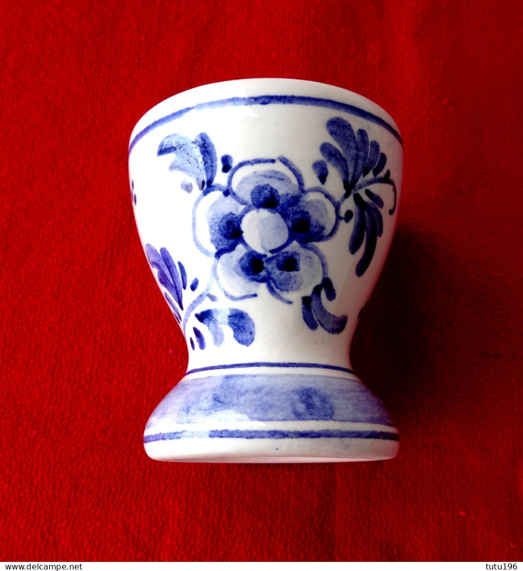 DELF ANCIEN  -  COQUETIER - DECOR FLORAL - SIGNE - - Delft (NLD)