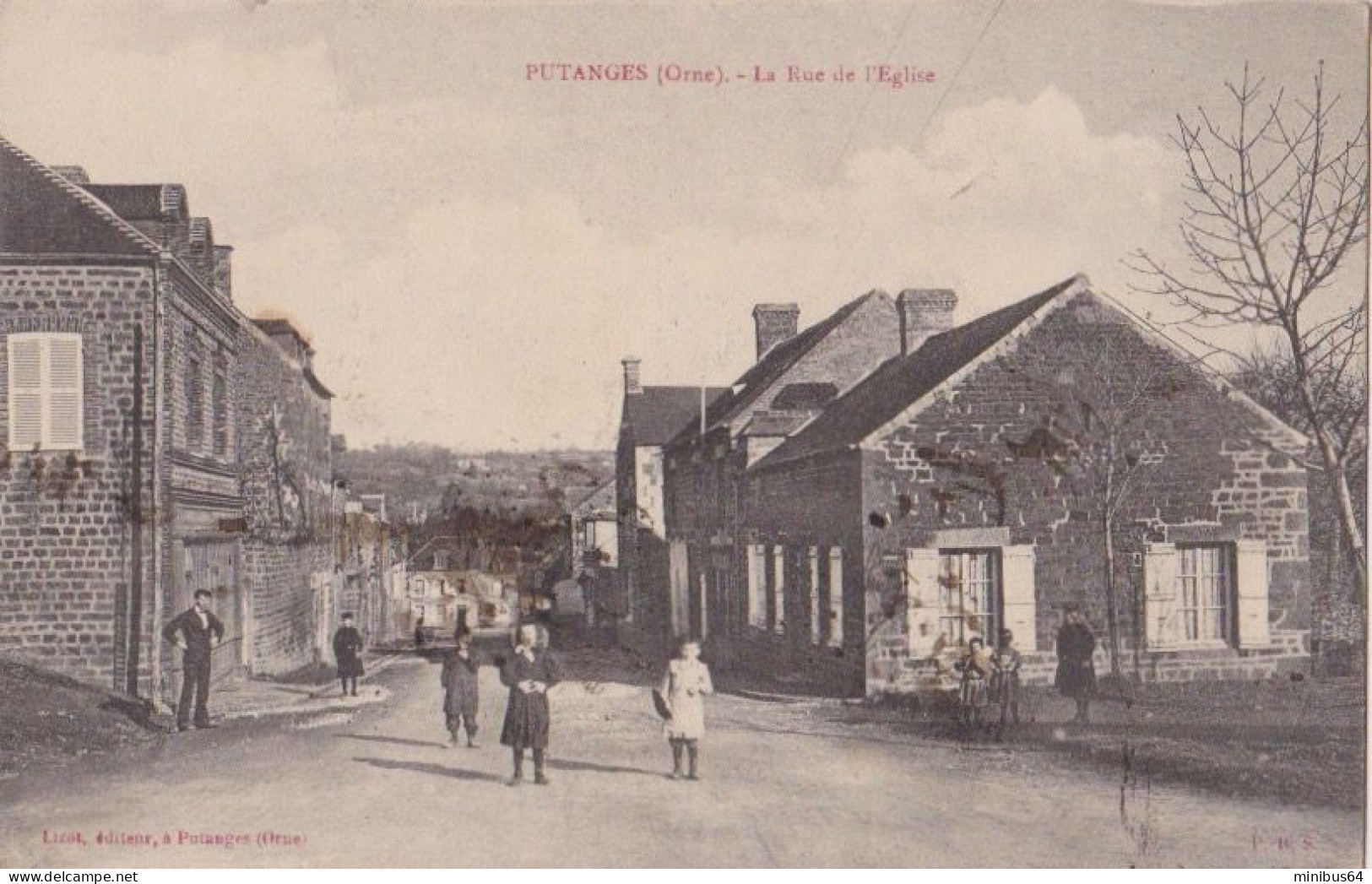 PUTANGES (61) - La Rue De L'Eglise - 1909 - Lizot - Putanges