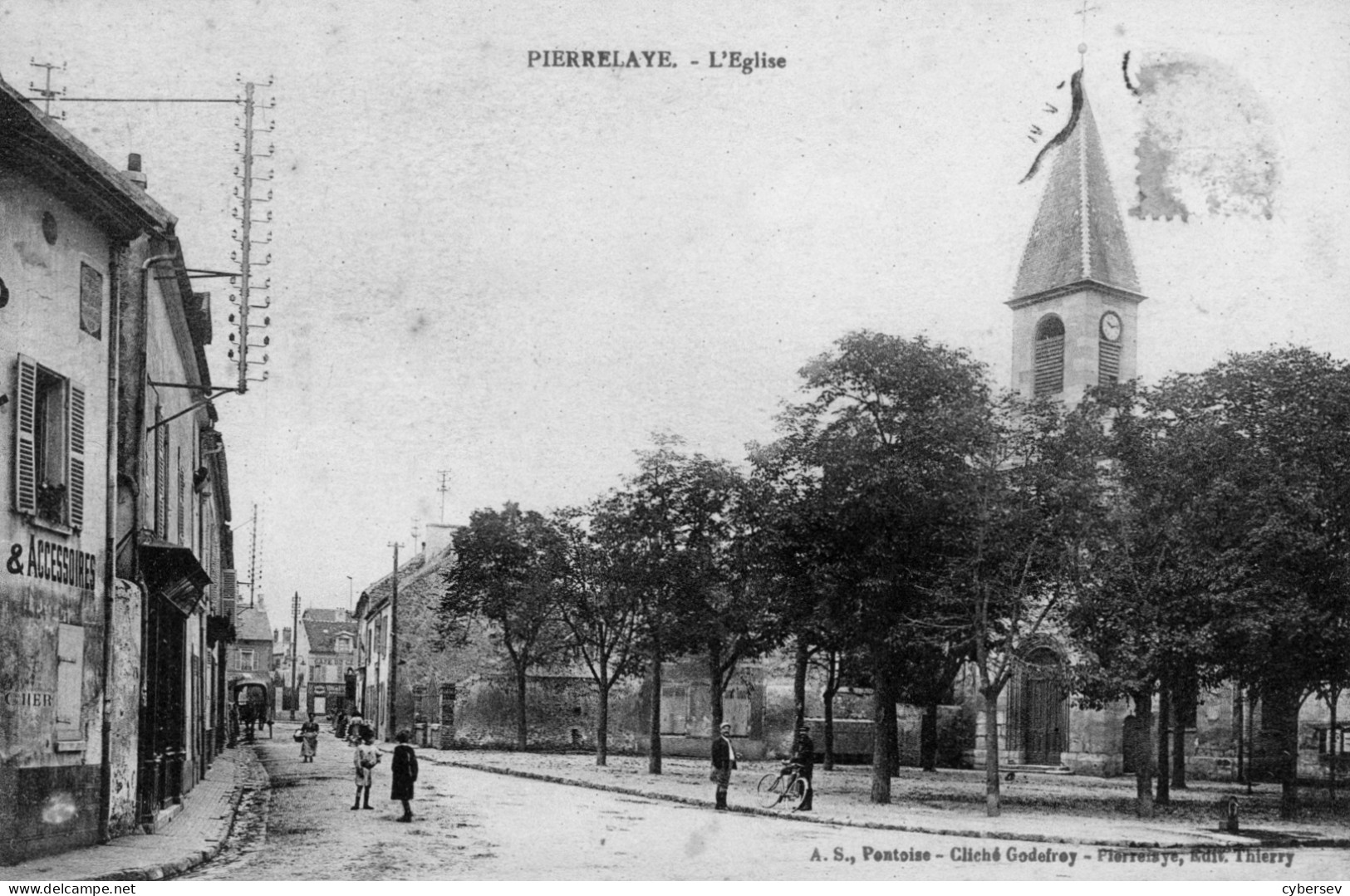 PIERRELAYE - L'Eglise - La Rue Animée - Pierrelaye