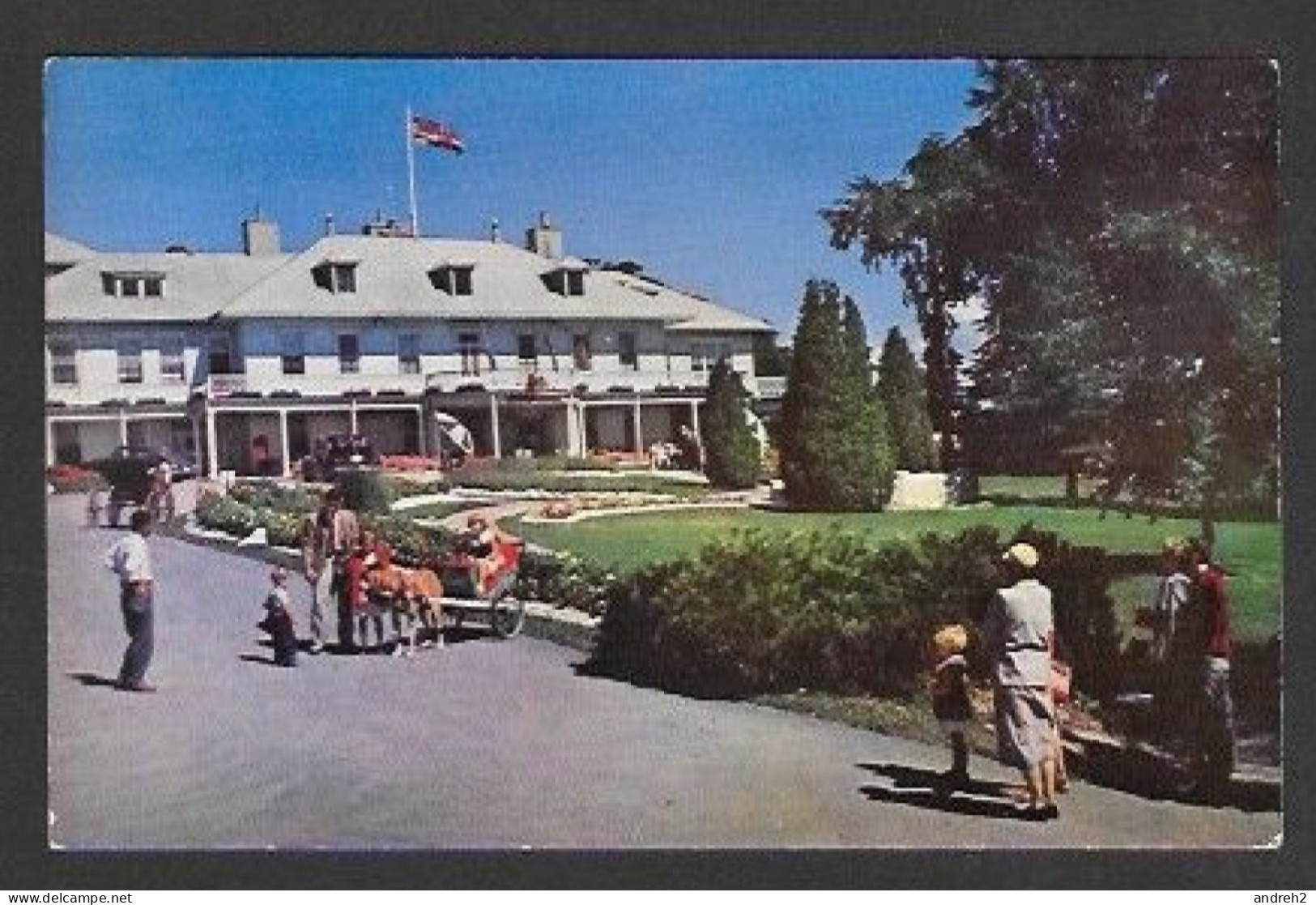 Montmorency  Québec - Hôtel Kent House Et  Attelage De Chiens - Dog  Carriage - Photo S.J. Hayward - Montmorency Falls