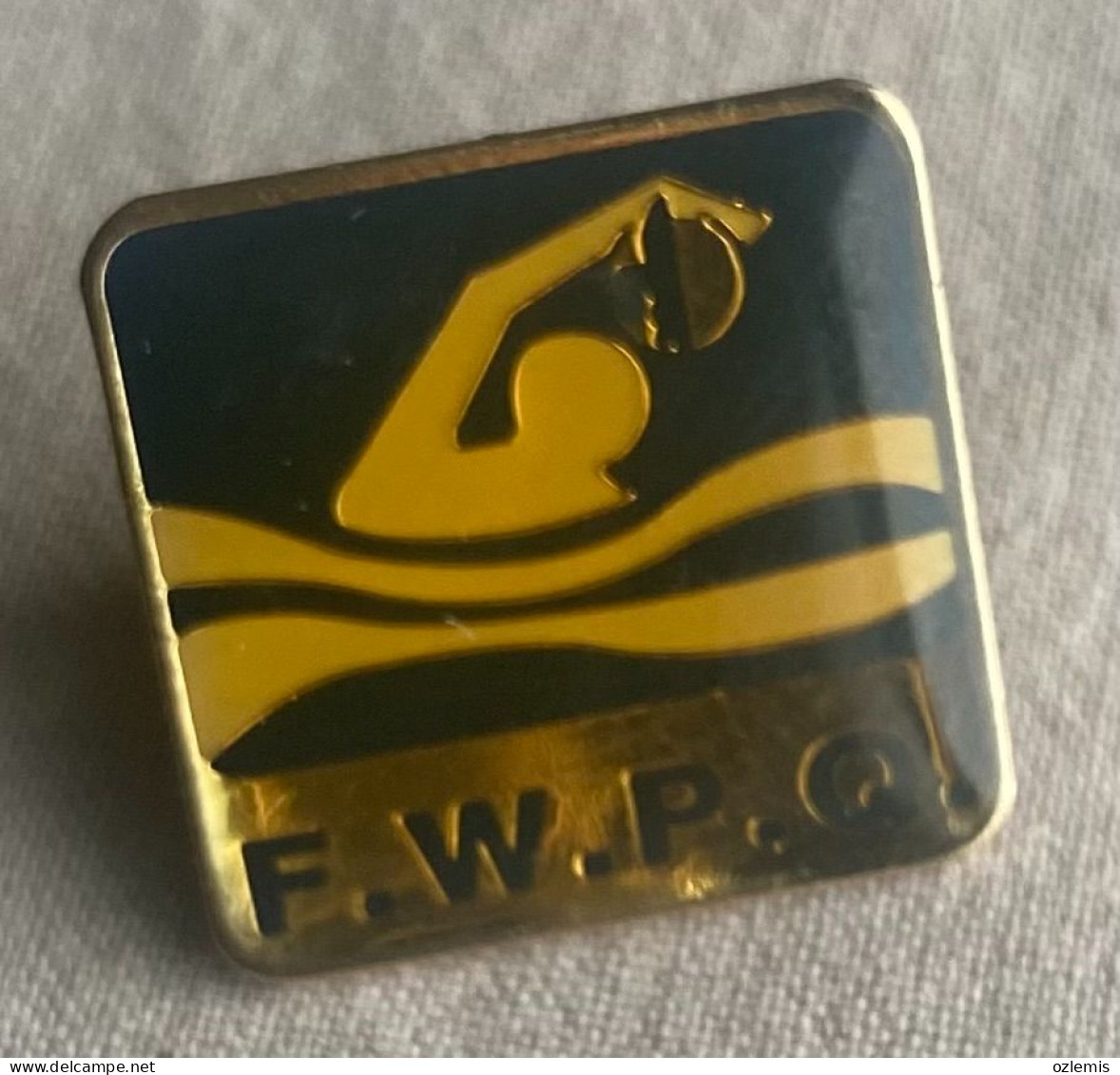 F.W.P.Q,WATER POLO  ,,BADGE - Natación