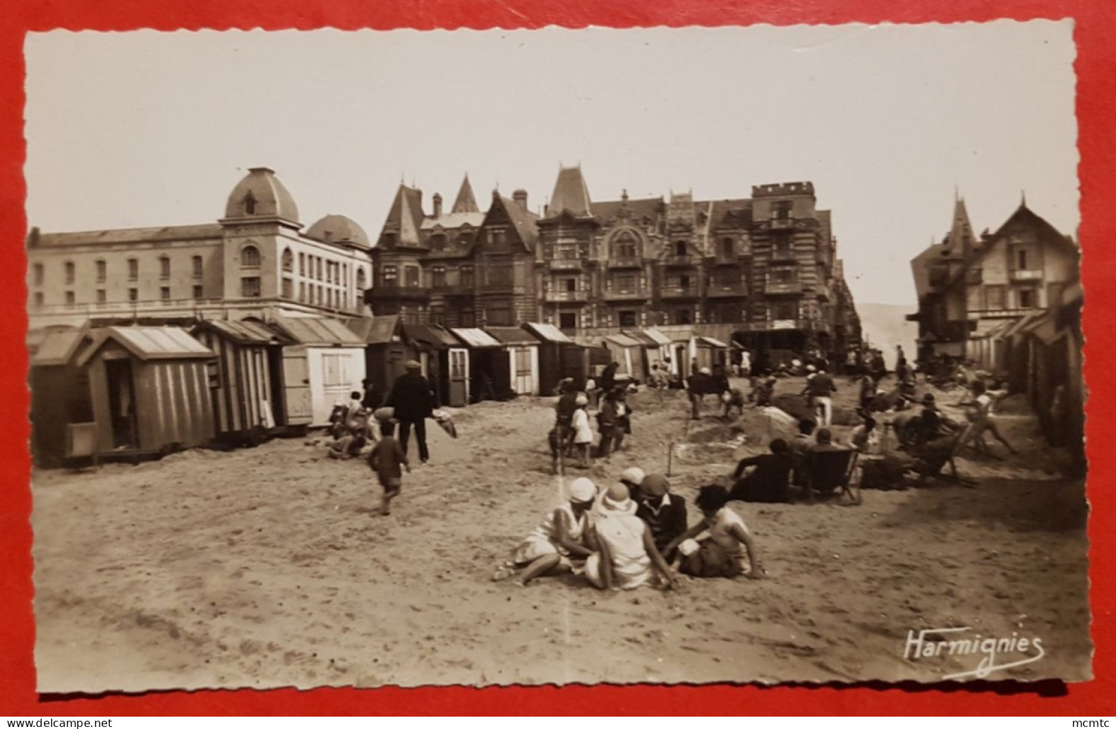 CPSM Petit Format -  Berck Plage - Un Coin De La Plage - Berck