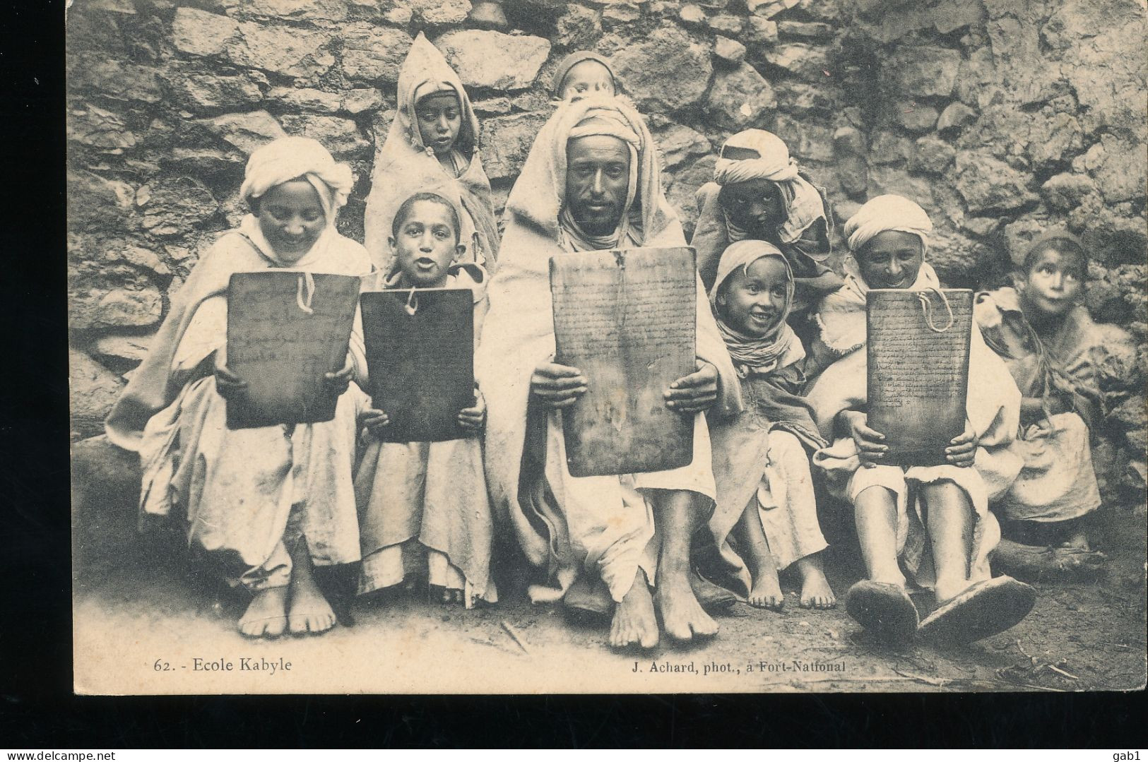 Algerie ---  Ecole Kabyle - Enfants