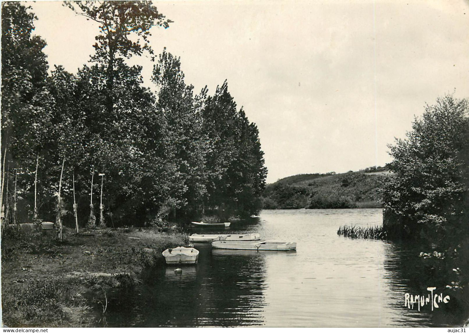 Dép 86 - Availles Limouzine - Le Port Des Pêcheurs - Semi Moderne Grand Format - état - Availles Limouzine