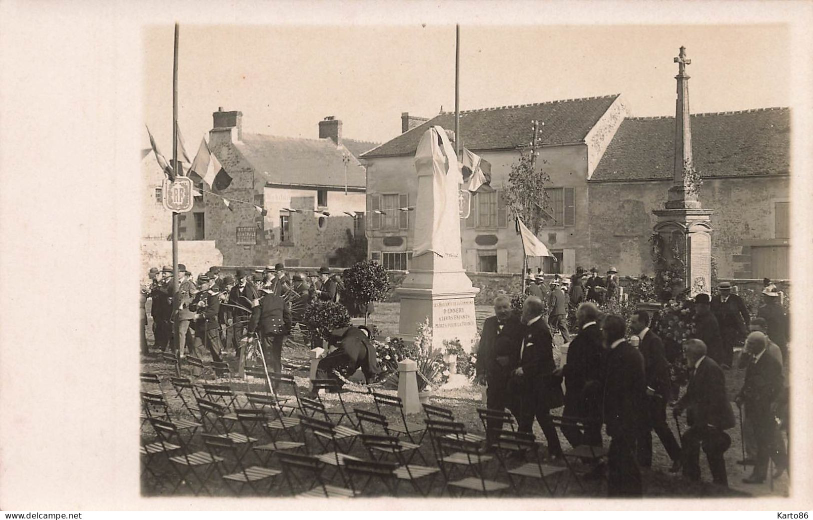 Ennery * Carte Photo * Inauguration Du 2 Octobre 1921 * Monument Inauguré * Villageois - Ennery
