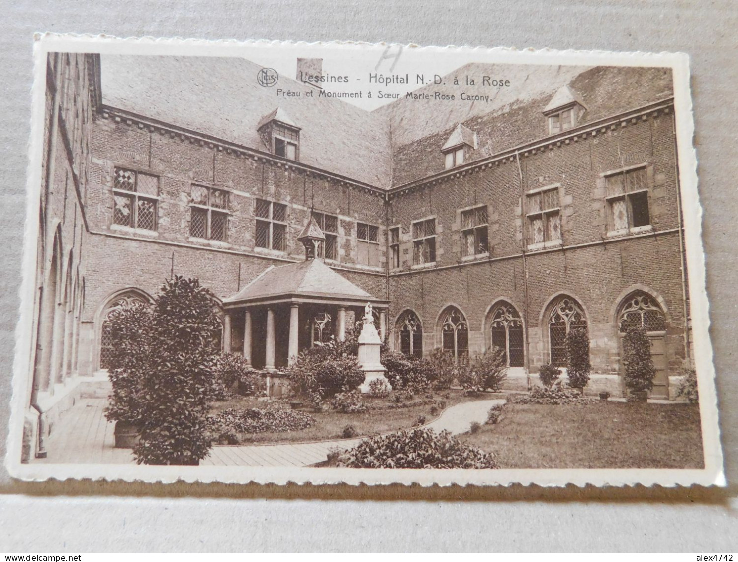 Lessines, Hôpital N-D à La Rose, Préau Et Monument à Sœur Marie-Rose Carony   (W18) - Lessines