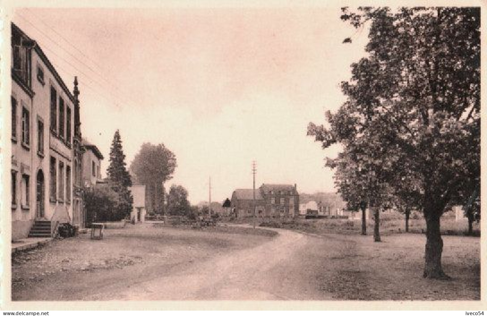 Musson  "  Place Georges Goffinet   " Années  50 - Musson