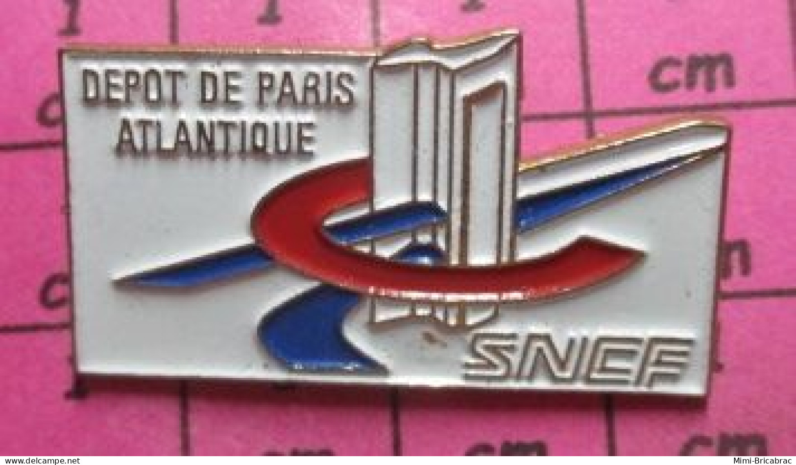 1015c Pin's Pins / Beau Et Rare / TRANSPORTS / SNCF DEPOT DED PARIS ATLANTIQUE TGV - TGV