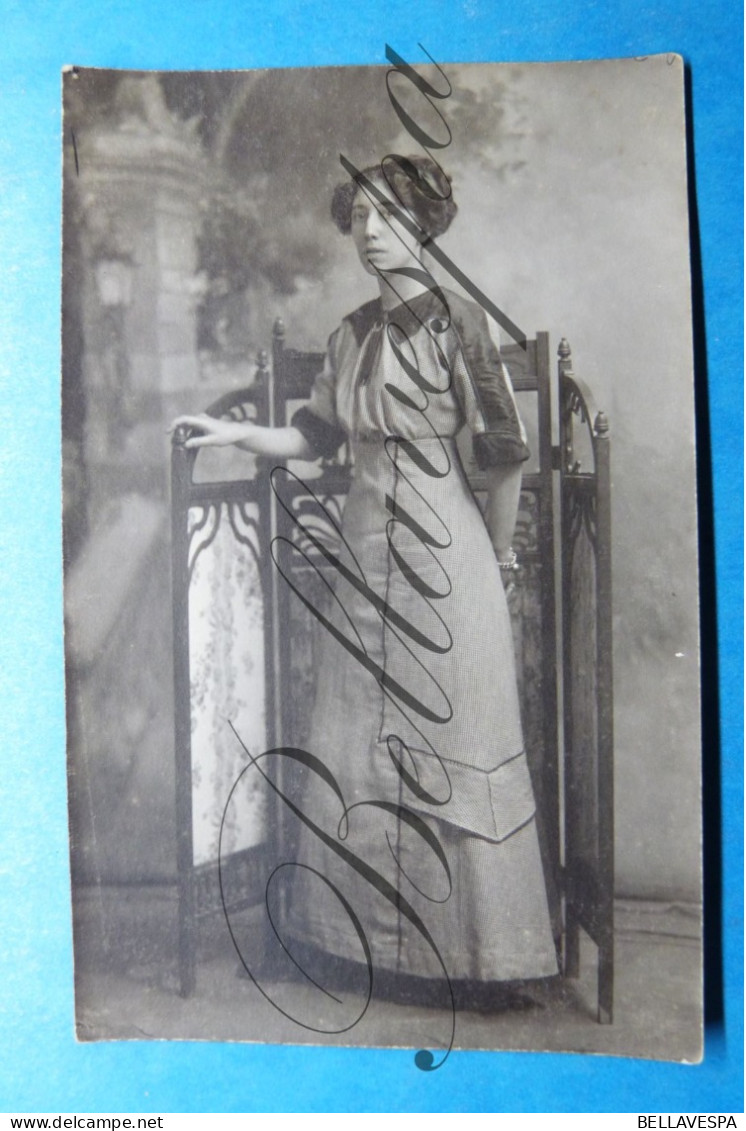 Carte Photo  Art Deco- Nouveau Pauline S... Aan  Celine Dael -28 Mei 1911 Foto Verbeeck Antwerpen - Genealogia