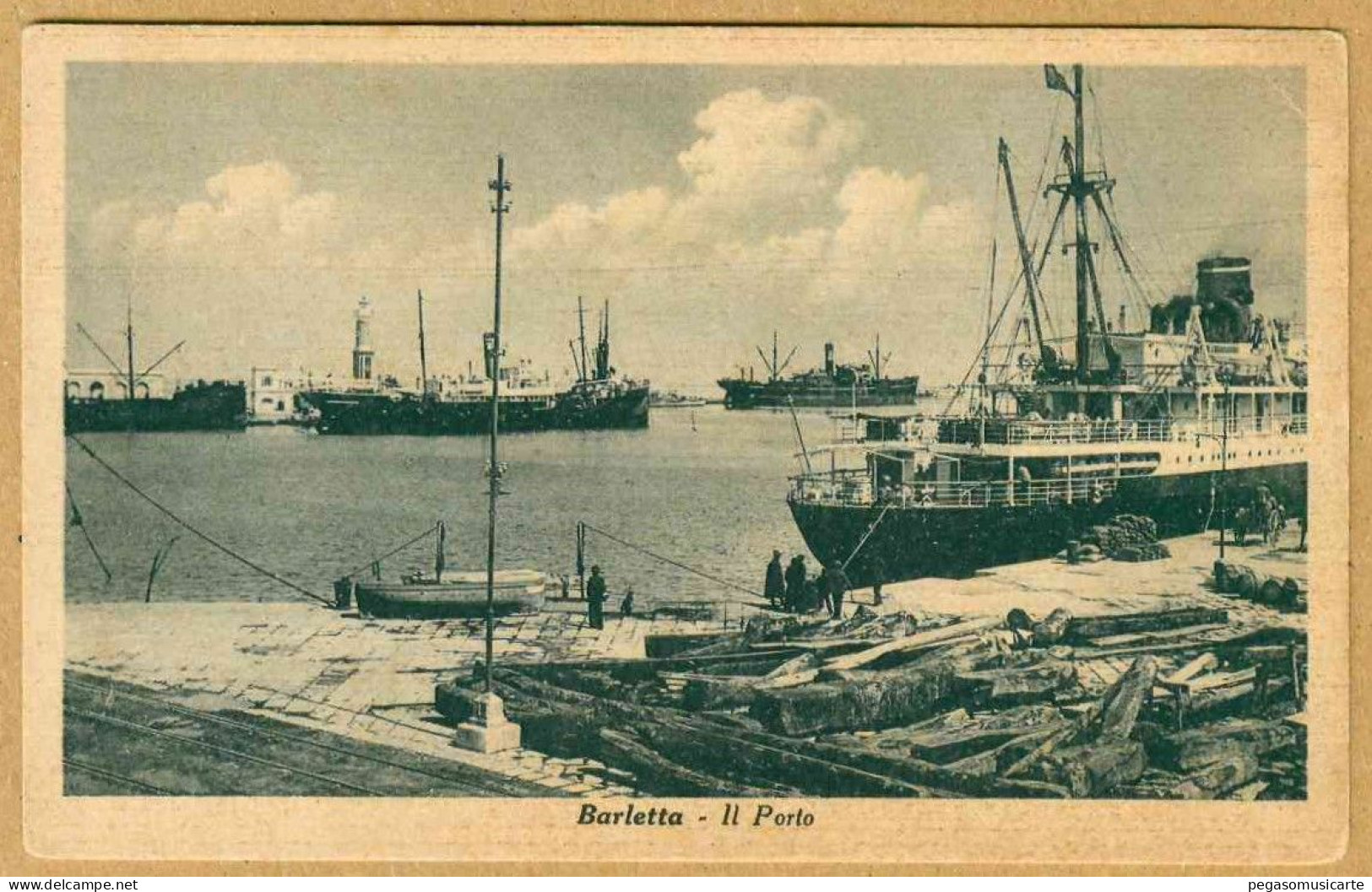 VXB298 -  BARLETTA IL PORTO ANIMATA NAVI BOAT SHIP PORT 1930 CIRCA - Barletta