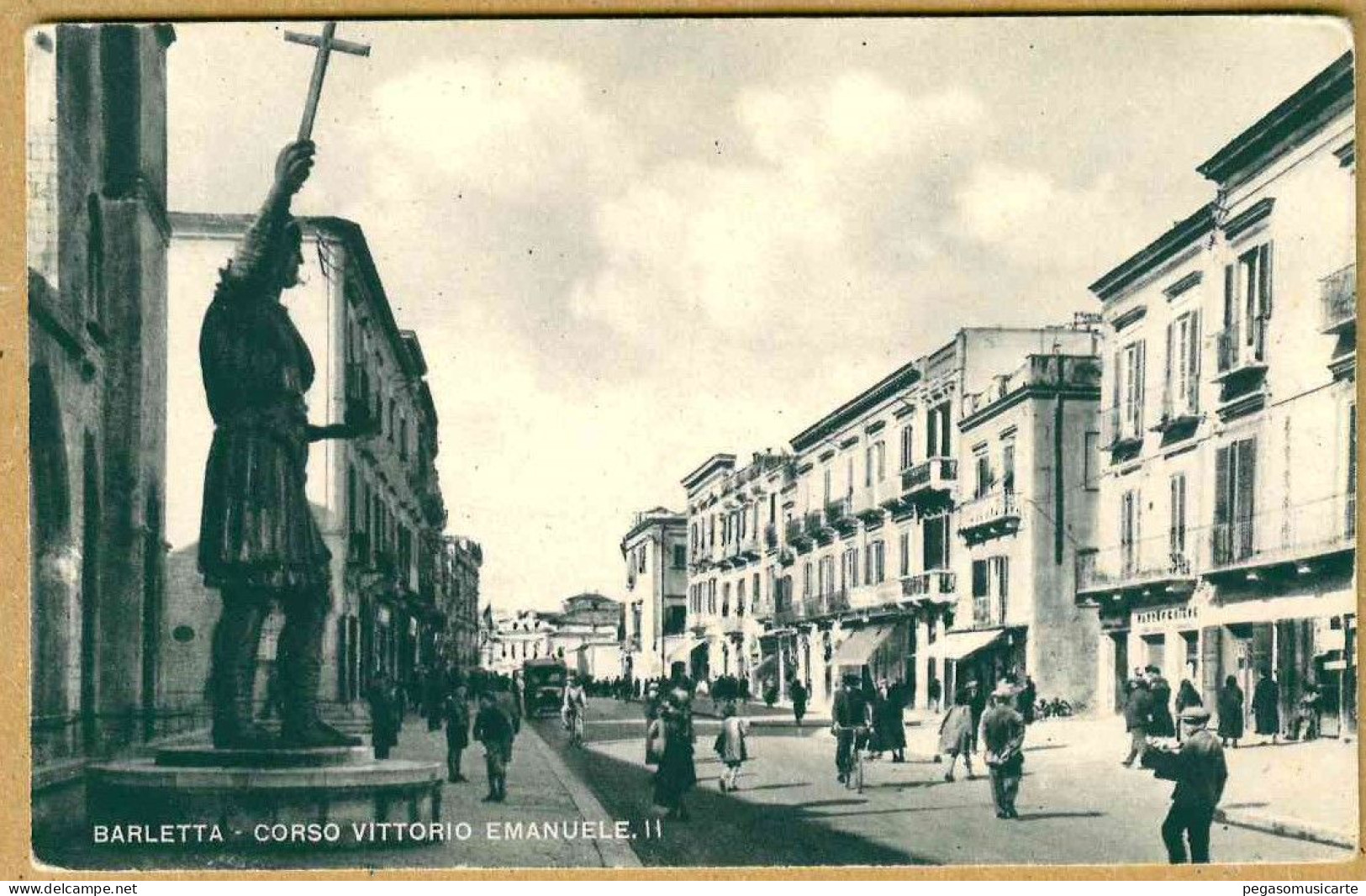 VXB299 -  BARLETTA CORSO VITTORIO EMANUELE ANIMATA AUTO CAR 1930 CIRCA - Barletta