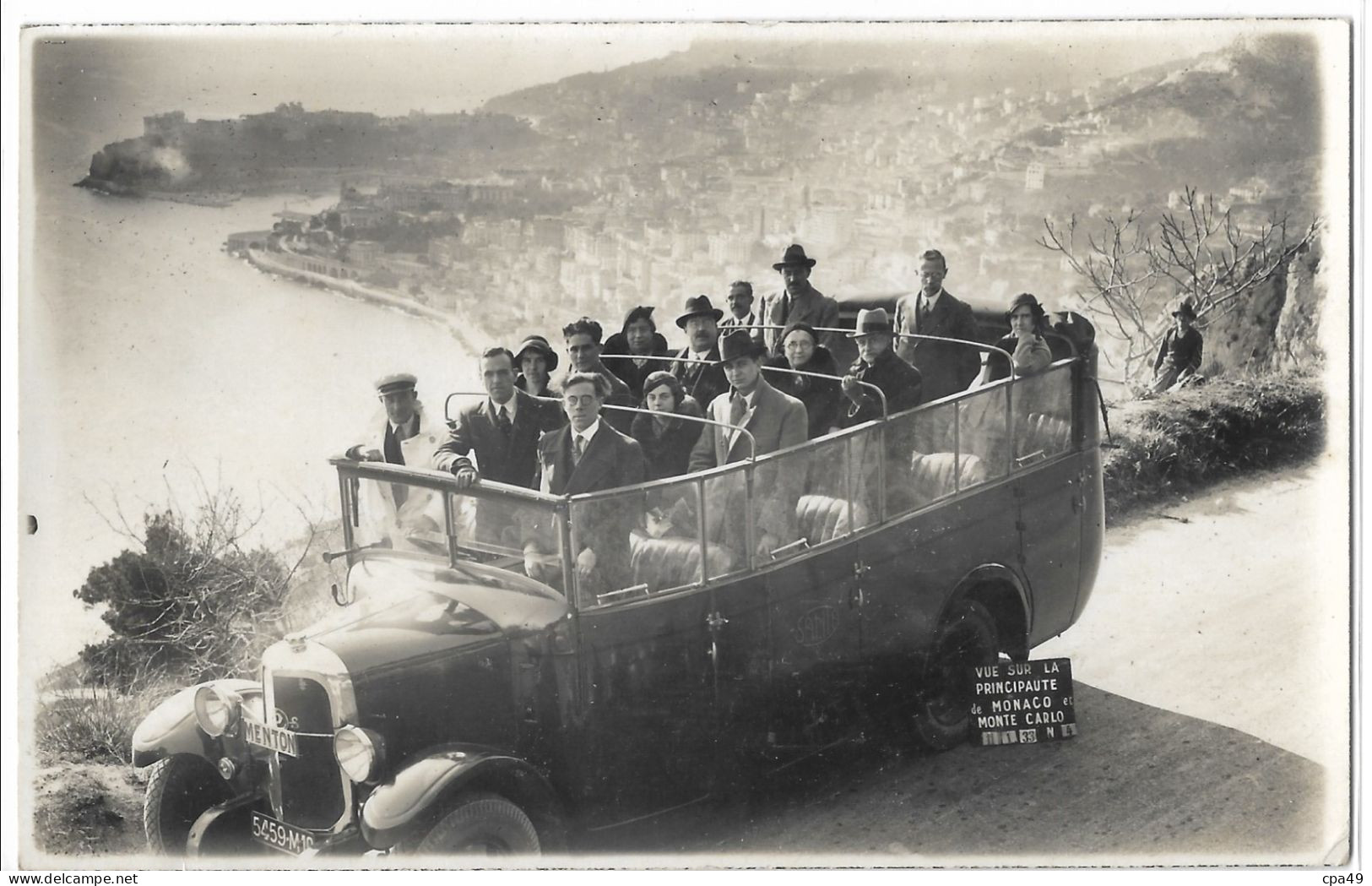 06     CARTE  PHOTO    MENTON   VUE   SUR   LA   PRINCIPAUTE   DE   MONACO   ET  MONTE  CARLO - Menton