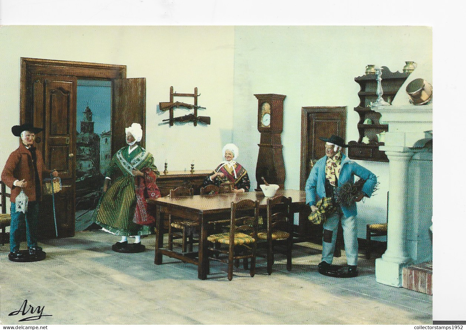 FRANCE ,POUPEES,COSTUMES TRADITIONELLES,POUPEES A LA MAISON - Puppen