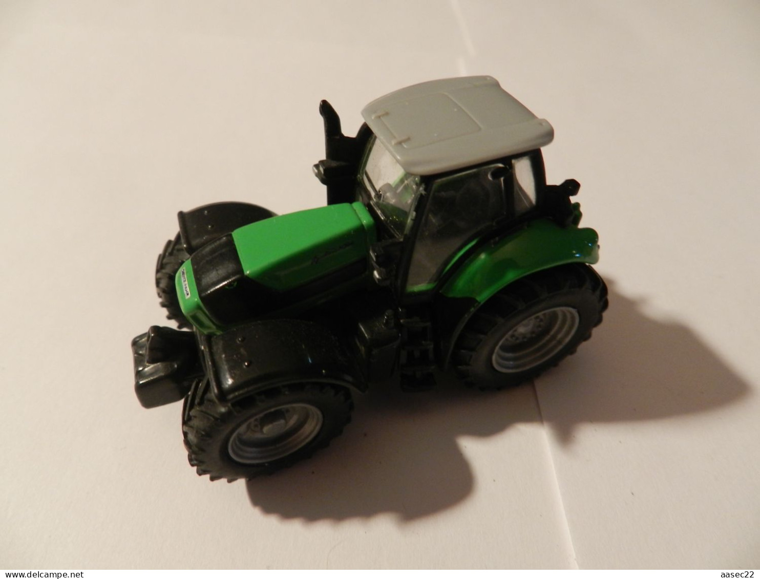 SIKU Tractor Deuts Agrotron Plus Cow Trailer   ***  3891  *** - Massstab 1:87