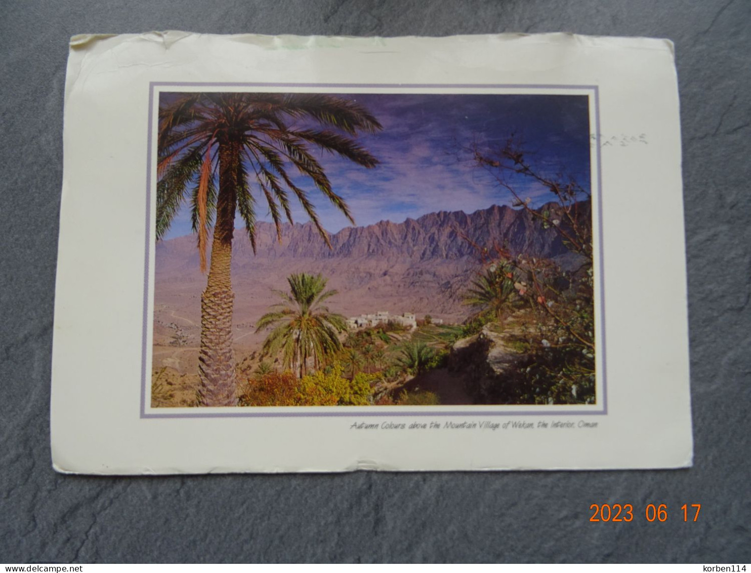 AUTOMN COLOURS ABOVE THE MOUNTAIN VILLAGE OF WEKAN  GROTE KAART - Oman