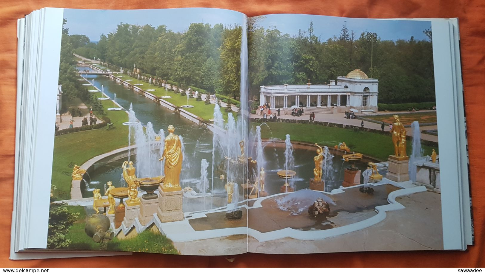 LIVRE D'ART - PETRODVORETS - RUSSIE - PALACES AND PAVILIONS GARDENS AND PARKS FOUNTAINS AND CASCADES SCULTURES - 1978