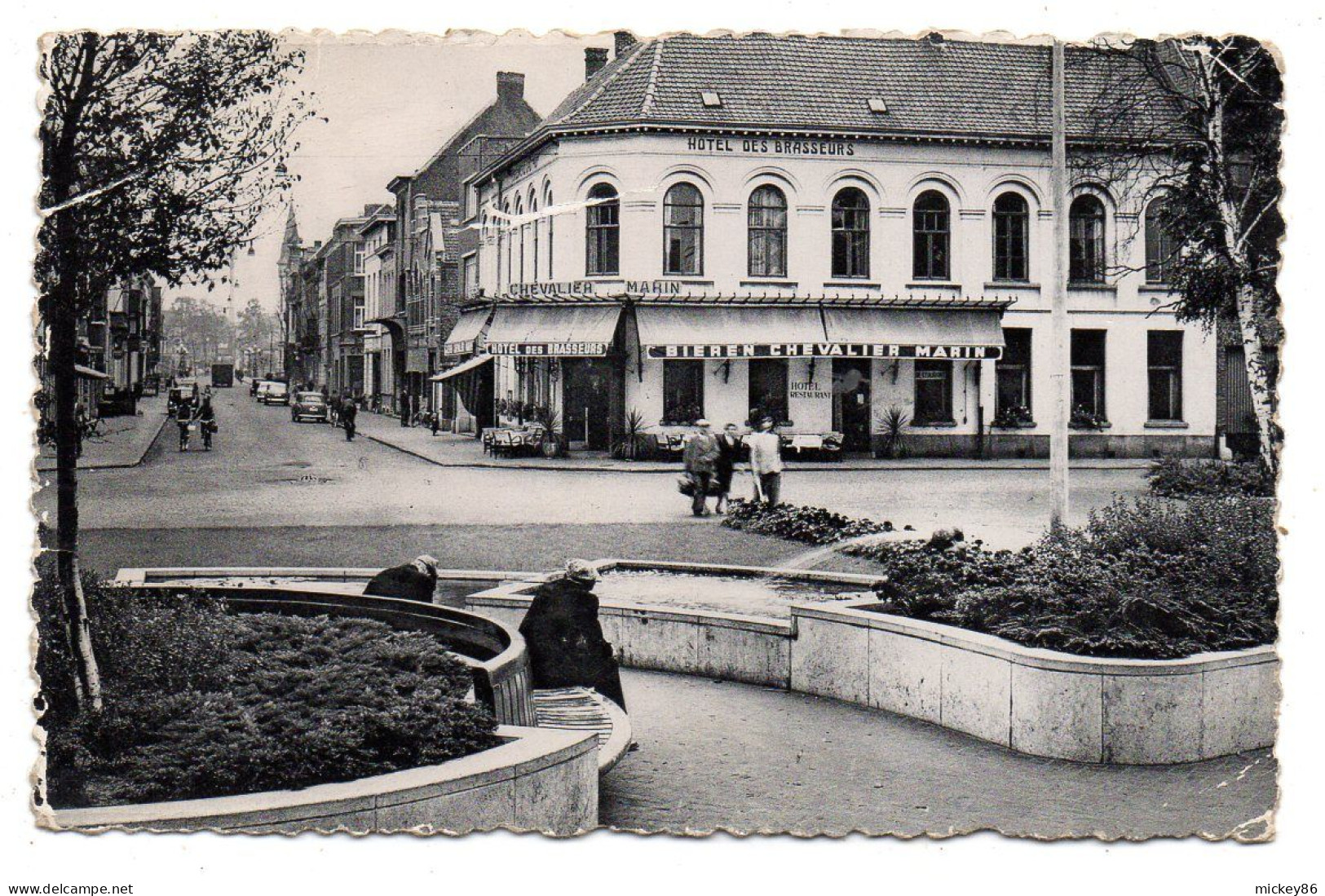 Belgique--LOKEREN--1955--Hôtel Des Brasseurs,rue De La Station (animée) ..carte Publicitaire.timbre..cachets - Lokeren