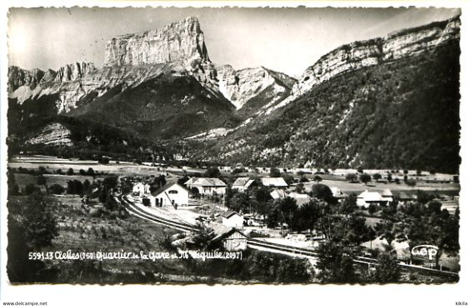 CPSM Dentelée GEP  9 X 14 Isère  CLELLES (750) Quartier De La Gare Et Mt Aiguille    Voies Du Chemin De Fer Et La Gare - Clelles