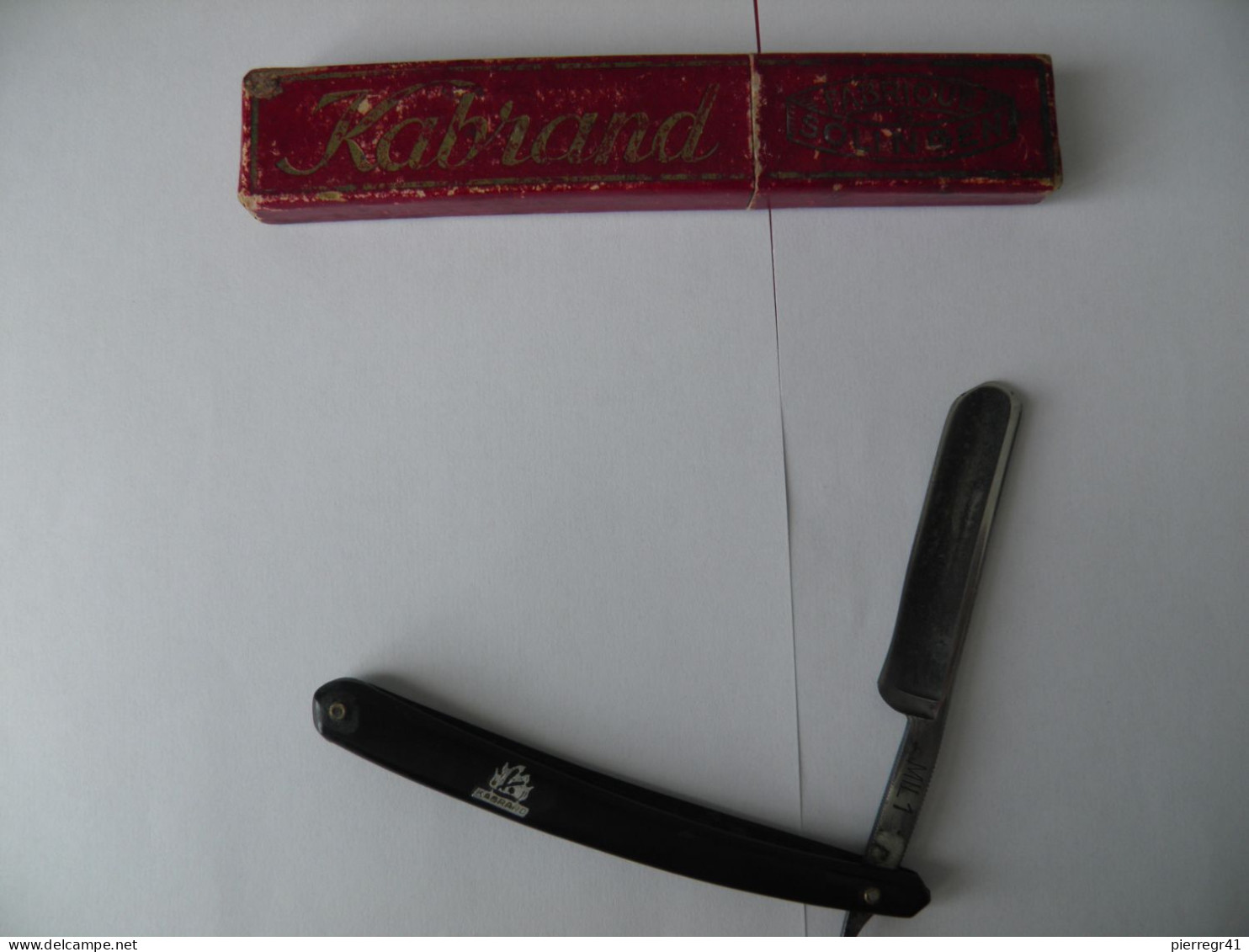 RASOIR-COUPE CHOU- A EFFILER Vers 1950-KABRAND-MIL 1-Chasse Noire-avec ETUI -BE - Materiale Di Profumeria