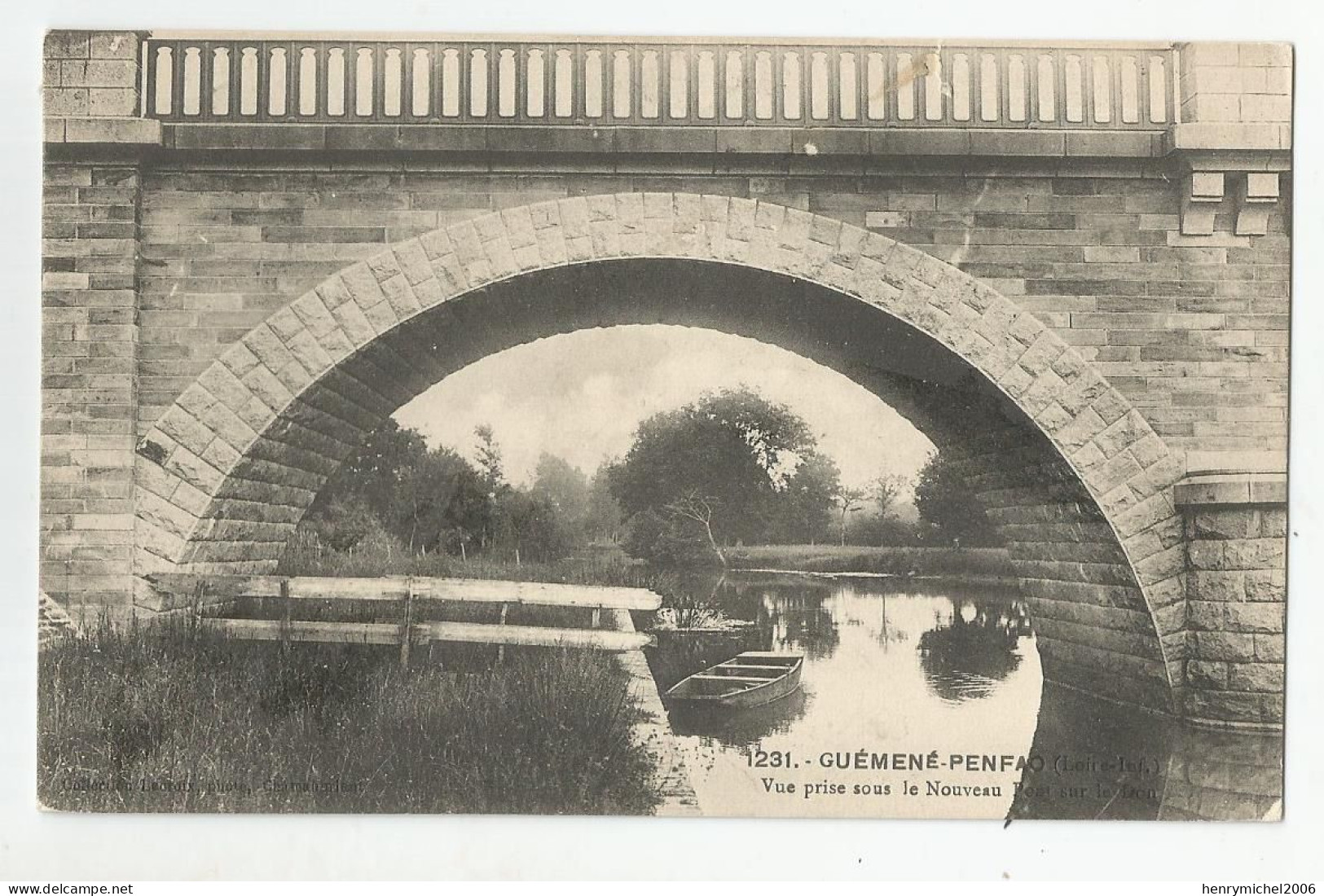 44 Guémené Penfao Vue Prise Sous Le Nouveau Pont Barque - Guémené-Penfao