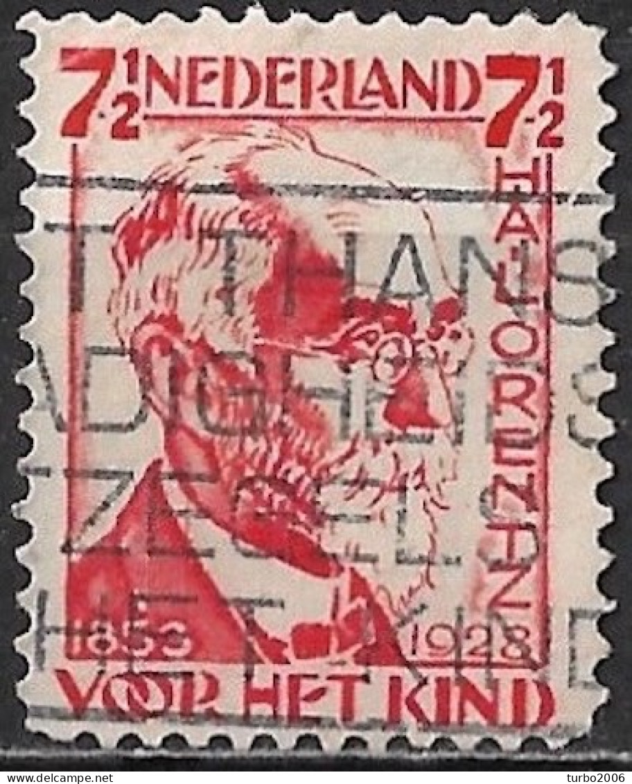 Afwijking Rode Verticale Kras In De Kraag In 1928 Kinderzegel 7½ + 2½ Rood NVPH 222 A - Errors & Oddities