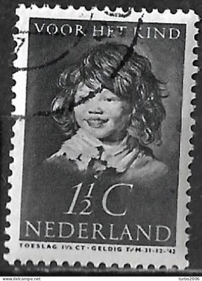 Afwijking Horizontaal Zwart Krasje Door T/m In 1937 Kinderzegels 1½ + 1½ Cent Grijszwart NVPH 300 - Variétés Et Curiosités