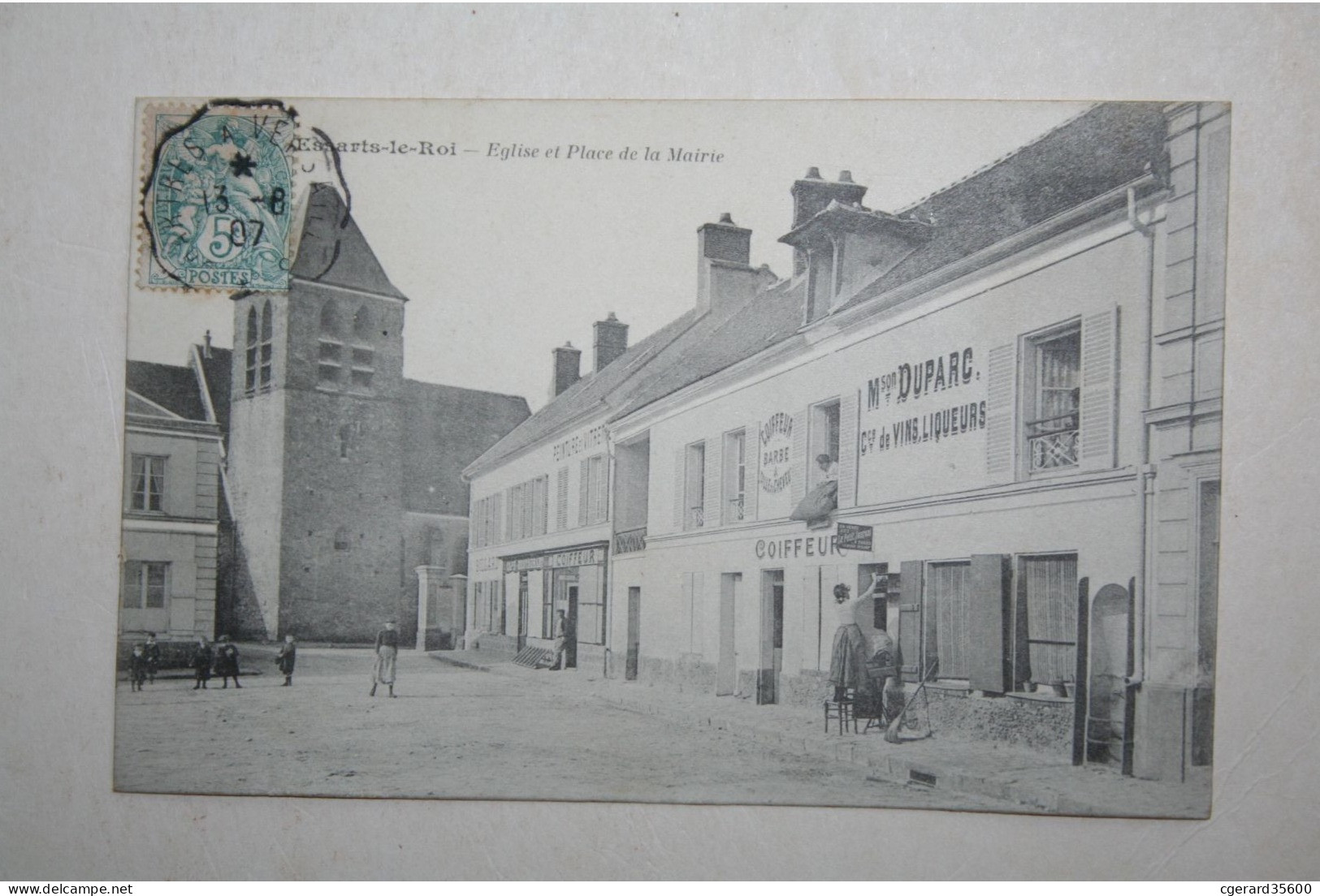 78 : Les  Essarts Le Roi : Eglise Et Place De La Mairie (  Coiffeur - Duparc  Vin Liqueurs ) - Les Essarts Le Roi