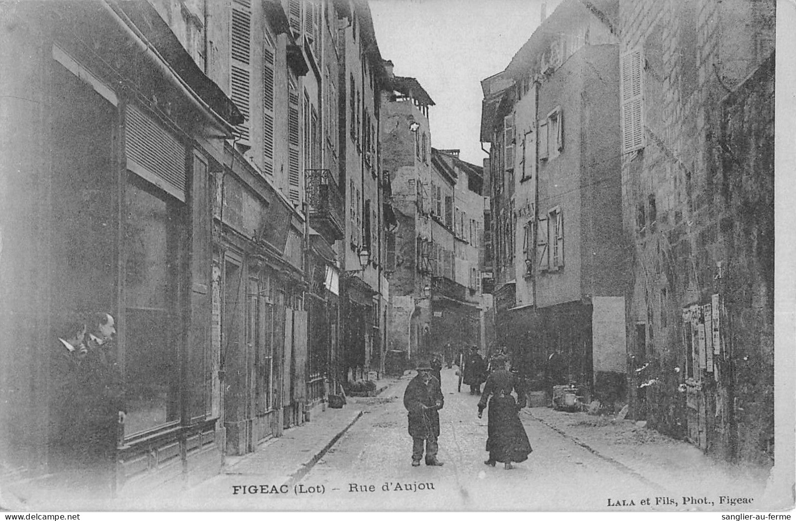 CPA 46 FIGEAC RUE D'AUJOU - Figeac