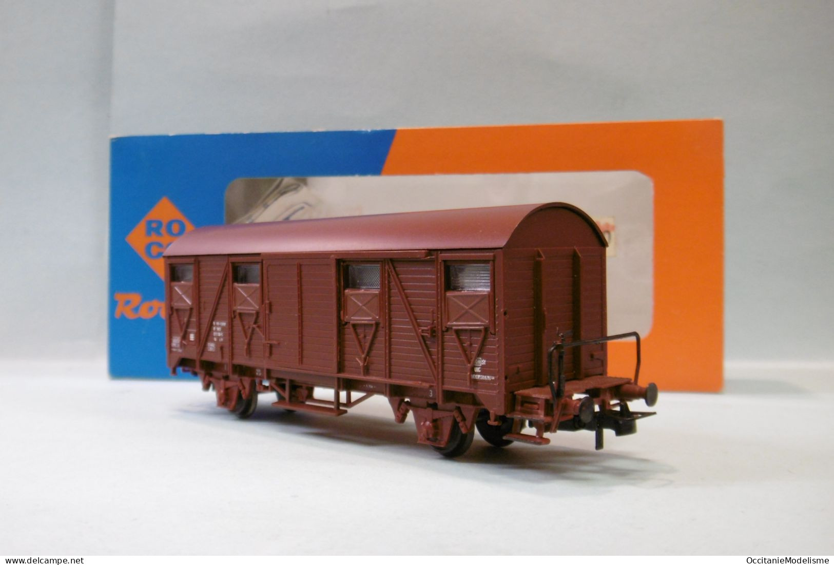 Roco - WAGON COUVERT GS Marron Avec Passerelle SNCF ép. IV Réf. 4392B BO HO 1/87 - Wagons Marchandises