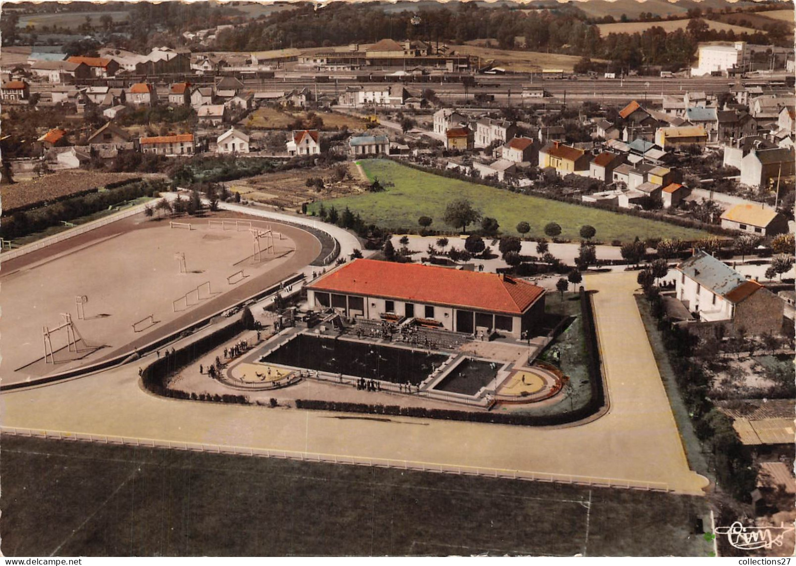 79-BRESSUIRE- VUE AERIENNE ET PISCINE - Bressuire