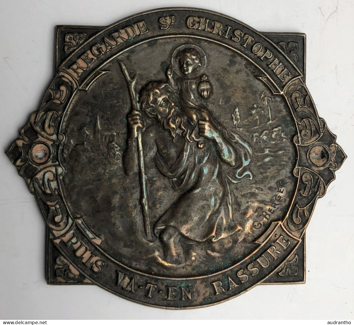 Ancienne Plaque Pour Tableau De Bord De Voiture Signée G. BERGER - Regarde Saint Christophe Puis Va-t-en Rassuré - Voitures