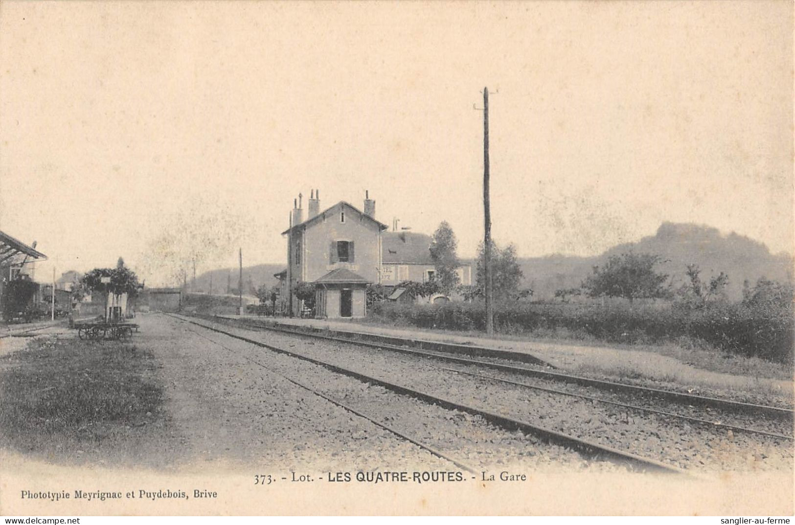 CPA 46 LES QUATRE ROUTES LA GARE - Other & Unclassified