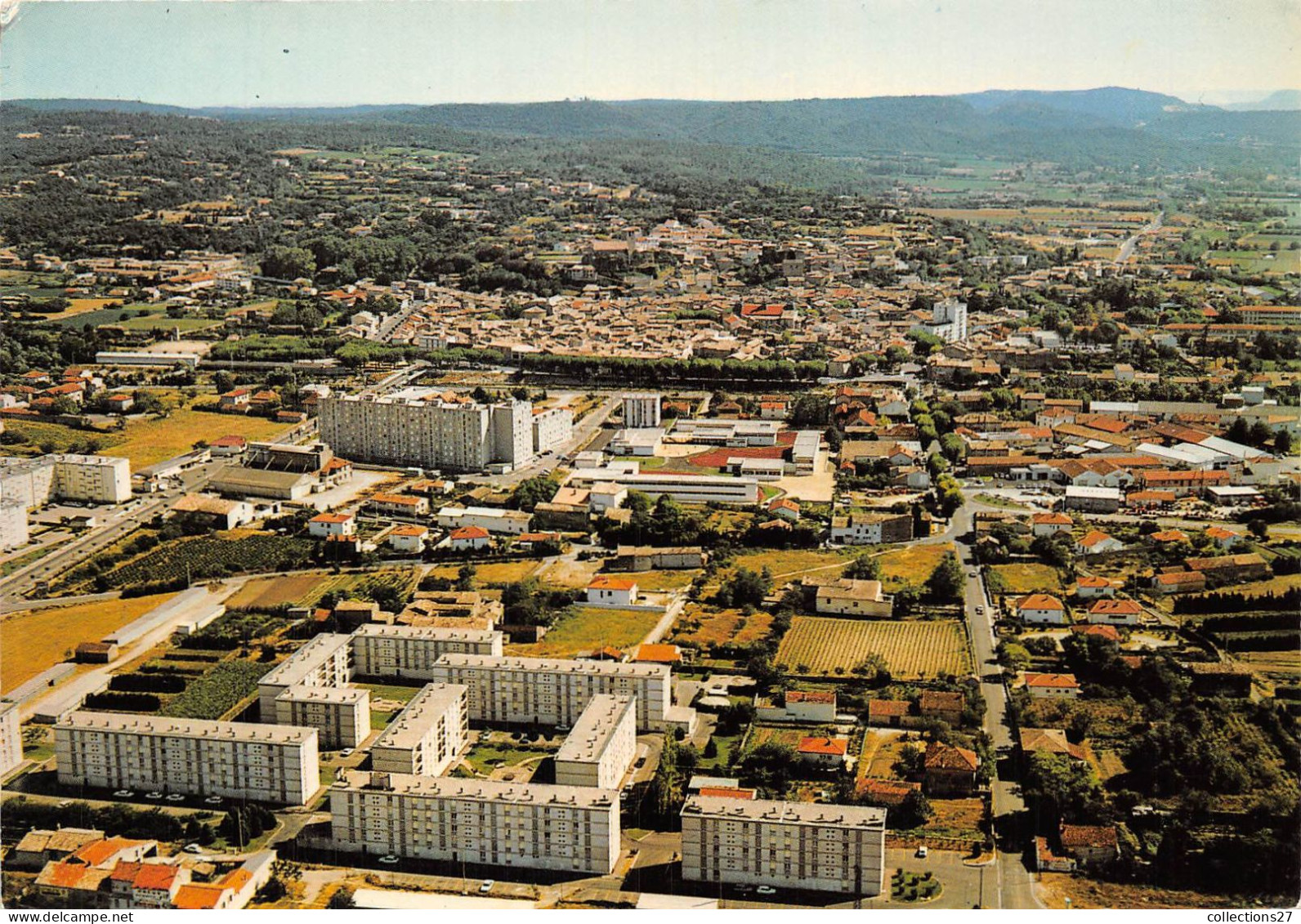 84-BOLLENE- VUE AERIENNE DE LA VILLE EN 1er PLAN LES NOUVEAUX QUARTIERS - Bollene