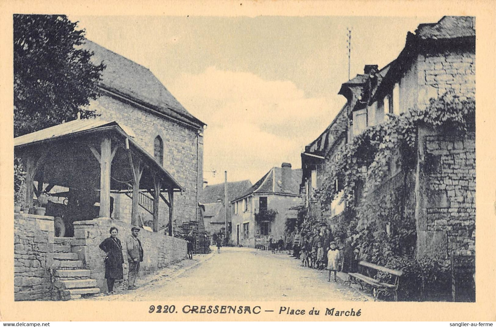 CPA 46 CRESSENSAC PLACE DU MARCHE - Other & Unclassified