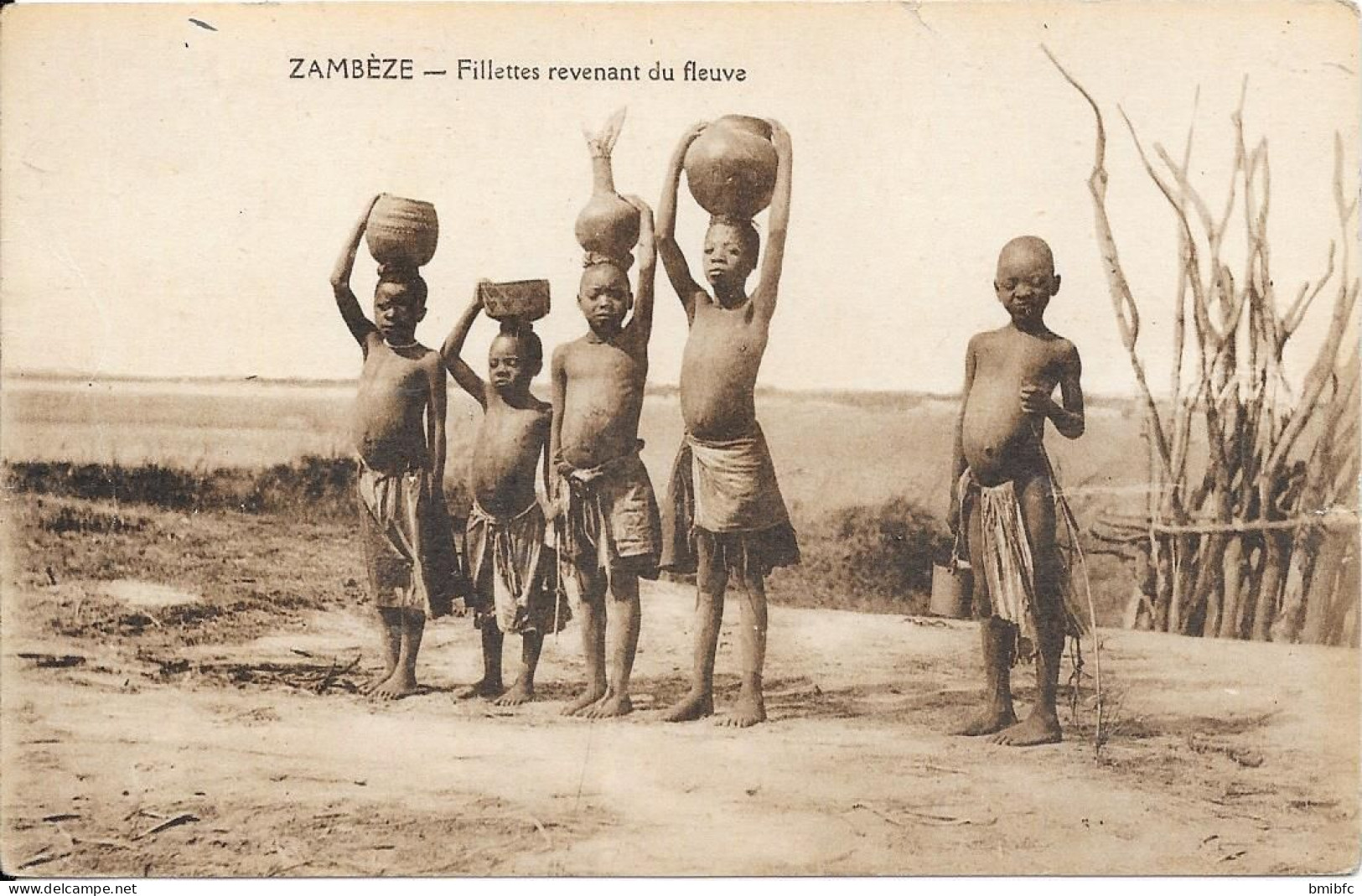 ZAMBÈZE - Fillettes Revenant Du Fleuve - Non Classés