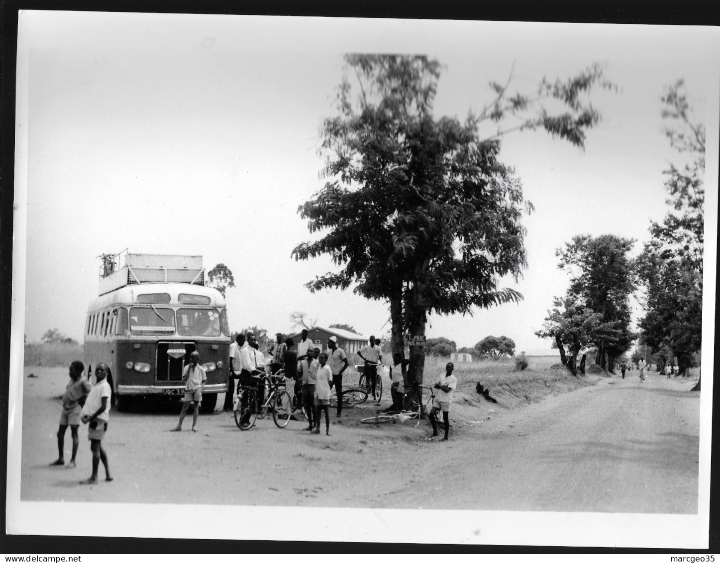 Cliché Format 18X24 Cms Autocar Car Vue De Face Pris Au Kénya , Ouganda Ou Congo - Bus & Autocars