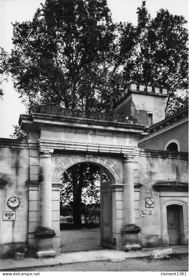 Beaumes De Venise Entree De L'hostellerie Du Chateau - Beaumes De Venise