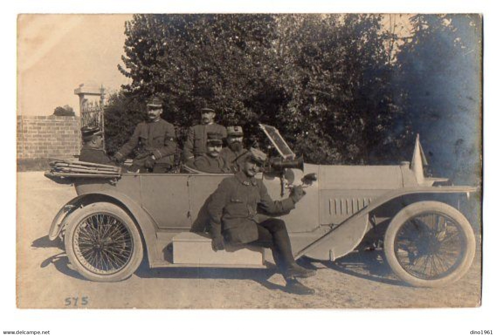 CPA 3385 - MILITARIA - Carte Photo Militaire - Soldats ( Officiers N° 19, 23, 115 )  Dans Une Automobile Militaire - Matériel