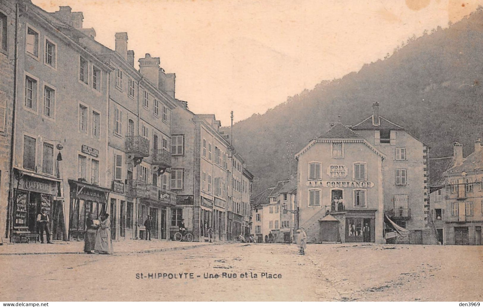 SAINT-HIPPOLYTE (Doubs) - Une Rue Et La Place - Coiffeur - Saint Hippolyte