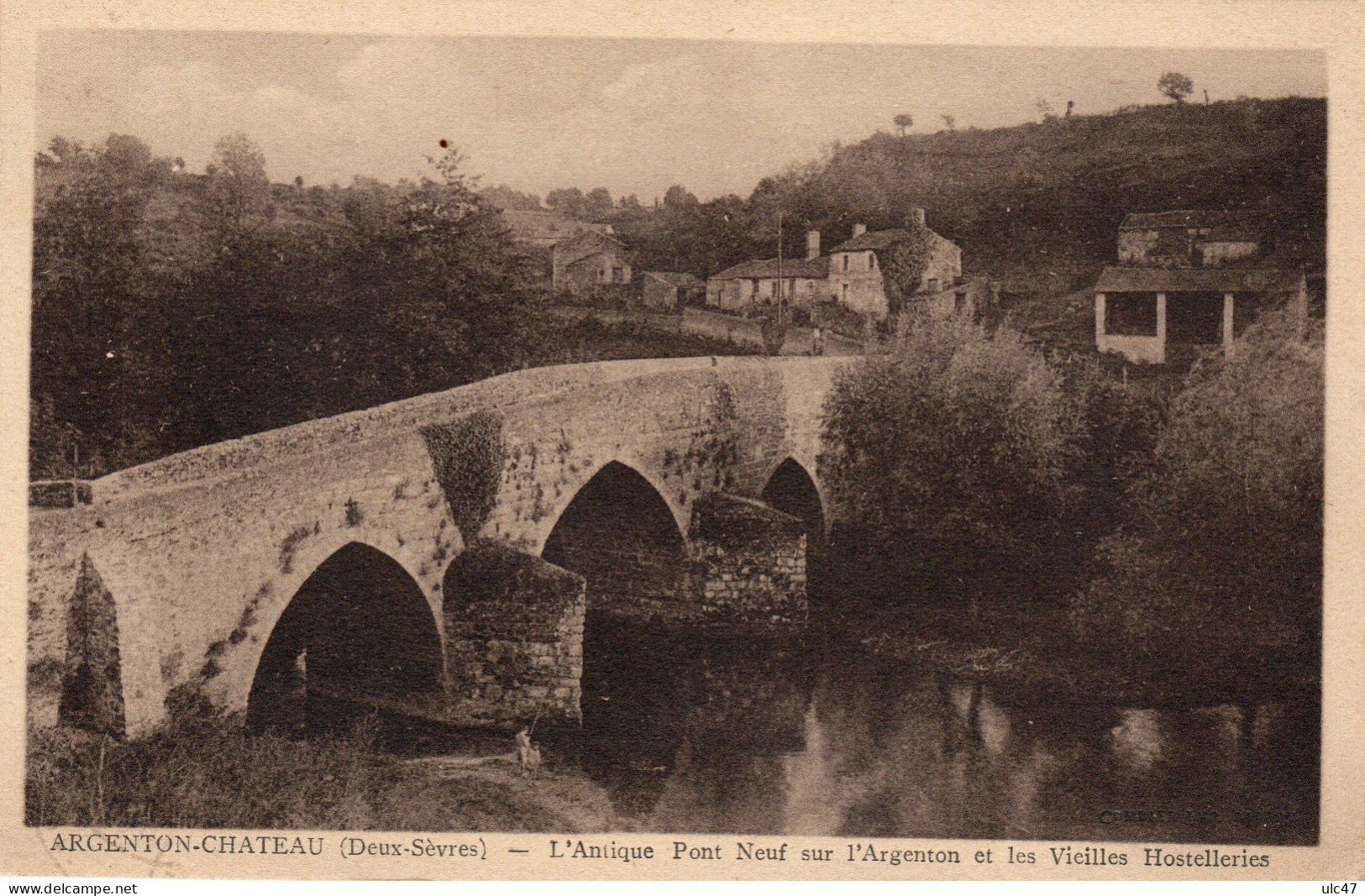 - 79 - ARGENTON-CHATEAU (Deux-Sèvres) - L'Antique Pont Neuf Sur L'Argenton Et Les Vieilles Hostelleries - Scan Verso - - Argenton Chateau
