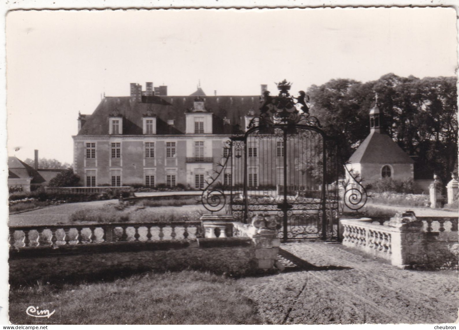 37. CLERE LES PINS.  CPA. CHATEAU DE CHAMPCHEVRIER . ANNEES 50 - Cléré-les-Pins