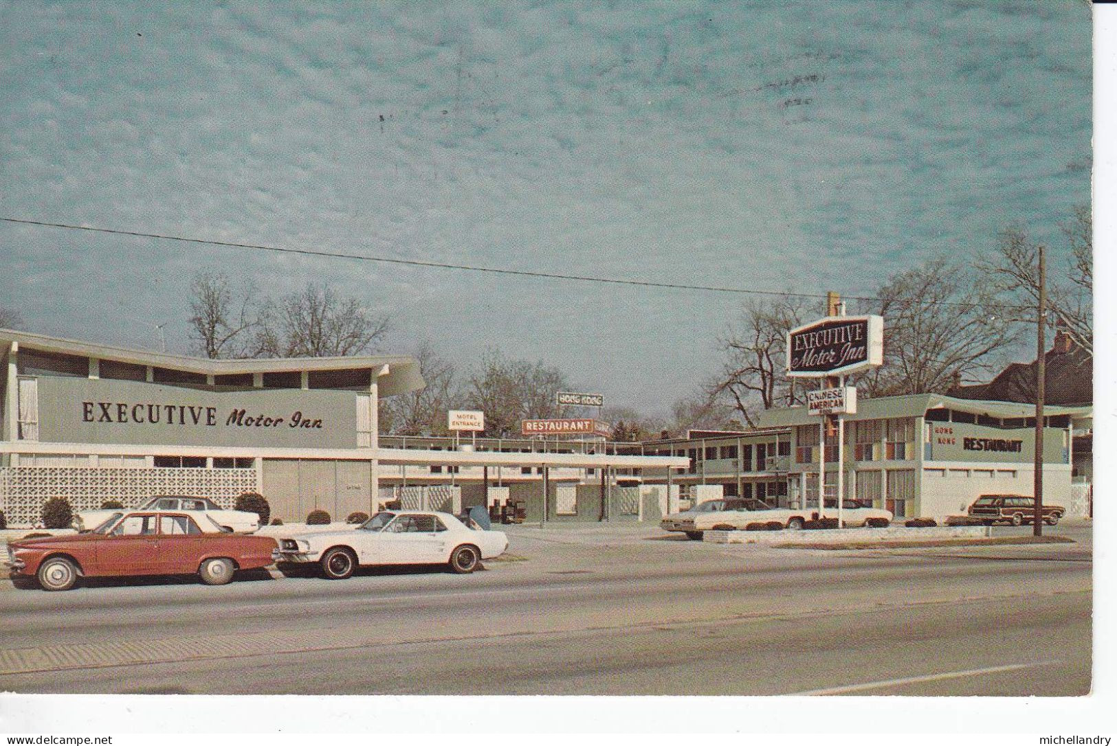 Carte Postal (122990) Executive Motor Inn Fayetteville NC Timbre 8c USA 11 Mar 1974 Avec écriture - Fayetteville